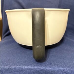 OXO White Bowl with Black Soft-Grip Handle